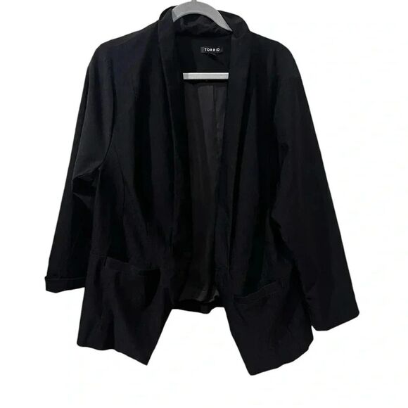 torrid Jackets & Blazers - Torrid Black Crepe Cuffed Blazer Single Button Suit Jacket Career size 4 goth